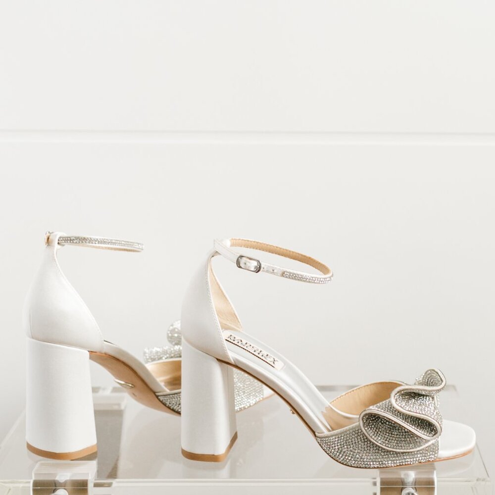 Badgley Mischka Poppy Wedding Block Heel Soft White 6 New Box Crystal - Picture 6 of 16
